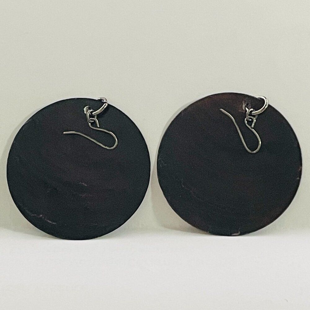 Retro Black & Gold Floral Disc Dangle Earrings Lightweight Metal Statement - Picture 7 of 7